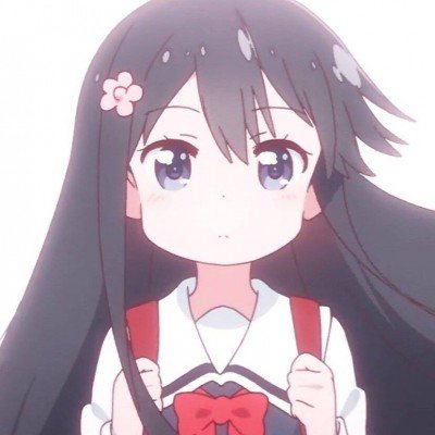 男子走路时多次故意触碰女学生